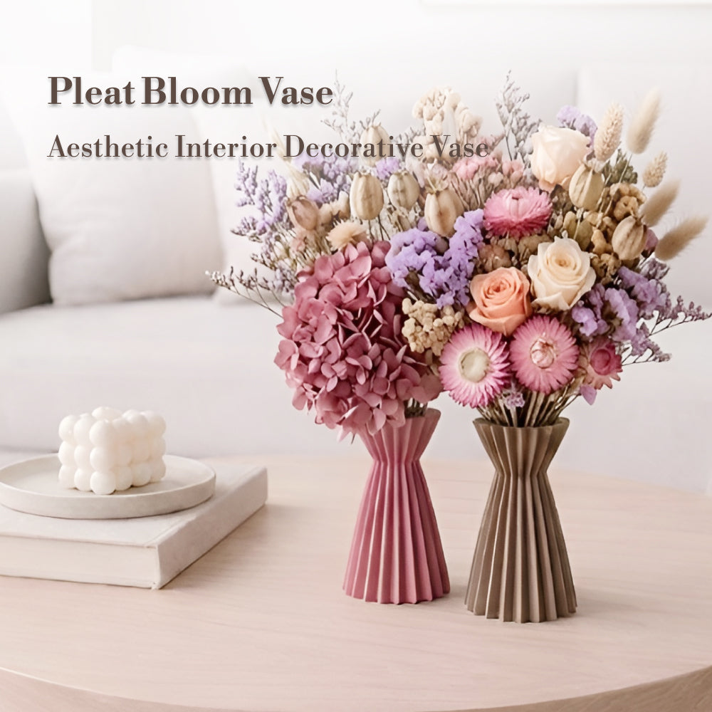 Modern Sculptural Pleated Vase – Elegant Home Decor Accessory